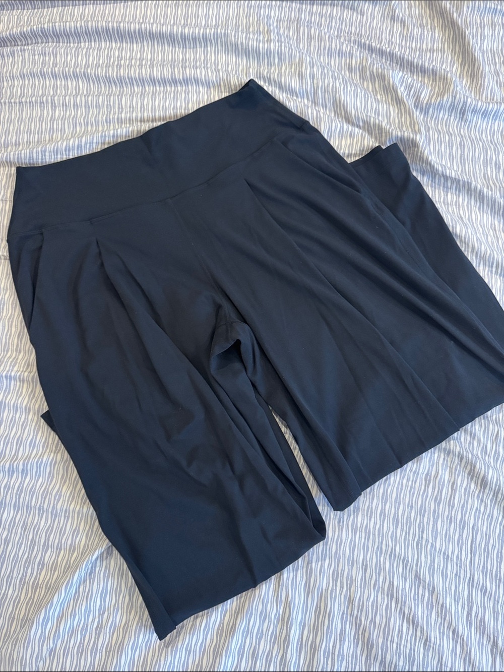 Black Lululemon Women's Align Pleated wide leg pants
